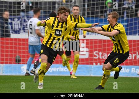 Monaco di Baviera GRUENWALDER STADION. 26th Mar, 2023. Goaljubel Ole POHLMANN (BVB) dopo l'obiettivo 2-0 con Bjarne PUDEL (BVB), giubilazione, gioia, entusiasmo, azione. Football 3rd League, 29th matchday TSV Monaco di Baviera 1860 -Borussia Dortmund II il 26th marzo 2023 a Monaco di Baviera GRUENWALDER STADION. LE NORMATIVE DFL VIETANO QUALSIASI USO DI FOTOGRAFIE COME SEQUENZE DI IMMAGINI E/O QUASI-VIDEO. ? Credit: dpa/Alamy Live News Foto Stock