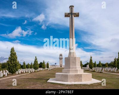 Croce di sacrificio a Villers-Bretonneux Memorial, Foully, Somme, Francia Foto Stock