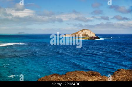 Isola di coniglio vicino alla costa di Makapu'u sul lato Windward di Oahu, Hawaii Foto Stock