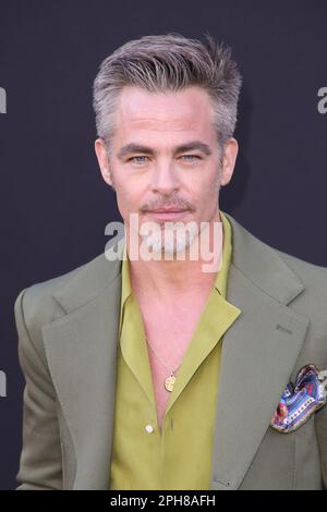 Los Angeles, Stati Uniti. 26th Mar, 2023. Chris Pine al Dungeons and Dragons: Premiere di Honor Among Thieves al Regency Village Theatre di Los Angeles, CA, 26 marzo 2023. Photo Credit: Joseph Martinez/PictureLux Credit: PictureLux/The Hollywood Archive/Alamy Live News Foto Stock