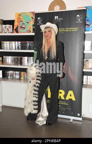 Roma, Italia. 26th Mar, 2023. Roma, Cinema Farnese Premiere del film ' vera ', nella foto: Vera Gemma Credit: Independent Photo Agency/Alamy Live News Foto Stock