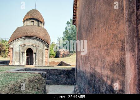 vecchio complesso di templi a pathra medinipore Foto Stock