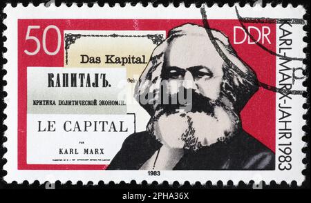 Copertina di Das Kapital di Karl Marx sul francobollo tedesco Foto Stock