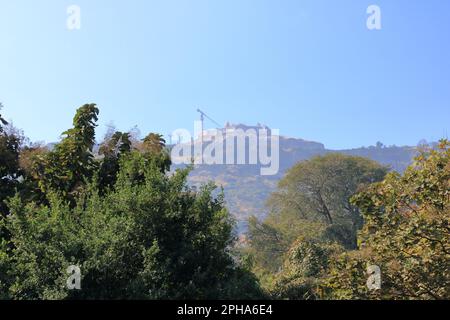 24 2022 dicembre - Pavagadh, Gujarat in India: Traffico e trambusto al tempio pavagadh Foto Stock