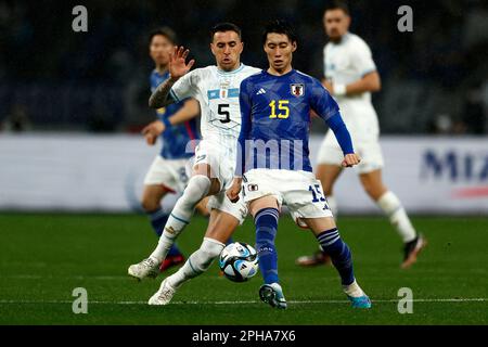 NESSUNA VENDITA IN GIAPPONE! Daichi KAMADA (JPN) contro Matias VECINO (URUY), azione, duelli, calcio internazionale, calcio KIRIN Challenge Cup 2023 Giappone - Uruguay JPN -URY 1: 1, Tokyo National Stadium, 24th marzo 2023, a Tokyo/Giappone. ? Foto Stock