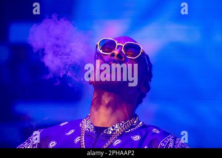 Berlino, Germania. 23rd Mar, 2023. Snoop Dogg tiene un concerto al Max-Schmeling-Halle di Berlino, in Germania, il 23 marzo 2023. (Foto di Emmanuele Contini/NurPhoto) Credit: NurPhoto SRL/Alamy Live News Foto Stock