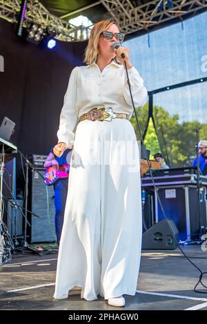 Alice Russell si esibisce al Funk the Format, Hove Park, City of Brighton & Hove, Regno Unito. 17th giugno 2017 Foto Stock