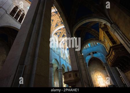 La Cattedrale di Lucca, nella città fortificata di Lucca in Toscana, Italia Foto Stock