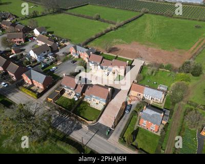 Marden Herefordshire Regno Unito moderna casa indipendente in un villaggio rurale vista aerea presa marzo 2023 Foto Stock