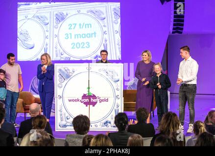 Utrecht, Niederlande. 27th Mar, 2023. Regina Maxima dei Paesi Bassi al Jaarbeurs a Utrecht, il 27 marzo 2023, per aprire la settimana dei soldi 2023 con il tema frenare il bling, ( la regina è presidente onorario della piattaforma di Money Wise ) Credit: Albert Nieboer/Netherlands OUT/Point de Vue OUT/dpa/Alamy Live News Foto Stock