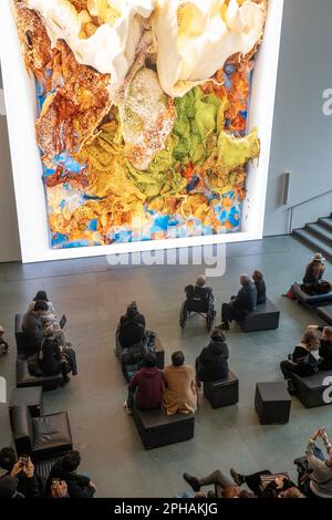 L'opera d'arte digitale di Refik Anadol, 'Unsupervised', è un'installazione di intelligenza artificiale che aggiunge il Museo di Arte moderna, 2023, NYC, USA Foto Stock