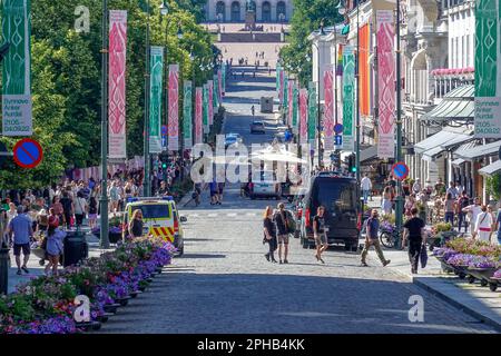 Norvegia, Oslo, Karl Johans gate è la strada principale del centro di Oslo, e anche la strada principale dello shopping Photo © Fabio Mazzarella/Sintesi/Alamy Stock P Foto Stock