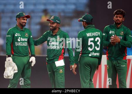 Litton Kumar Das e Tawhis Hridoy come Bangladesh vincono contro l'Irlanda con 22 run (metodo DLS) nei primi T20I della serie a tre partite allo Zahur Foto Stock