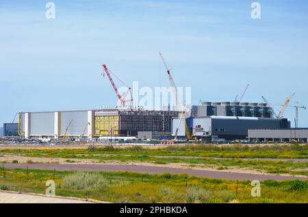 Phoenix, Arizona - Marzo 08 2023: Costruzione in corso della Taiwan Semiconductor Manufacturing Company (TSMC) wafer Fab 21 a North Phoenix. Foto Stock