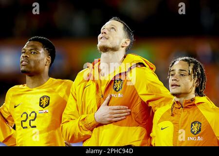 Rotterdam, Paesi Bassi. 27th Mar, 2023. ROTTERDAM - (l-r) Denzel Dumfries d'Olanda, Wout Weghorst d'Olanda, Xavi Simons d'Olanda durante la partita di qualificazione del Campionato europeo UEFA tra i Paesi Bassi e Gibilterra al Feyenoord Stadion de Kuip il 27 marzo 2023 a Rotterdam, Paesi Bassi. ANP PIETER STAM DE JONGE Credit: ANP/Alamy Live News Credit: ANP/Alamy Live News Foto Stock