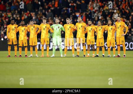 Rotterdam, Paesi Bassi. 27th Mar, 2023. ROTTERDAM - (lr Denzel Dumfries d'Olanda, Georginio Wijnaldum d'Olanda, Steven Berghuis d'Olanda, Mats Wieffer d'Olanda, portiere d'Olanda Jasper Cillessen, Matthijs de ligt d'Olanda, Virgil van Dijk d'Olanda, Menfi Depay d'Olanda, Xavi Simons d'Olanda, Nathan Ake d'Olanda, WOUT Weghorst of Holland durante la partita di qualificazione del Campionato europeo UEFA tra i Paesi Bassi e Gibilterra allo stadio Feyenoord de Kuip di Rotterdam, Paesi Bassi, il 27 marzo 2023. ANP PIETER STAM DE JONGE Credit: ANP/Alamy Live News Credit: ANP/Alamy Foto Stock