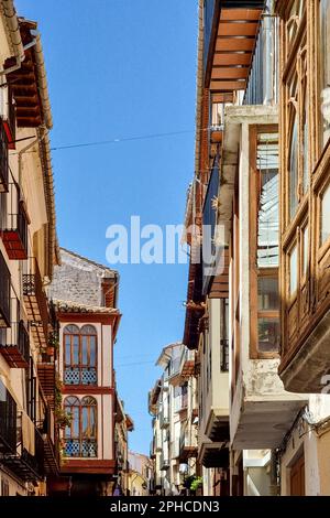 Morella, Spagna - 09 agosto 2022 : il centro storico di Morella è un pittoresco e ben conservato borgo medievale, con una splendida architettura, storia, Foto Stock