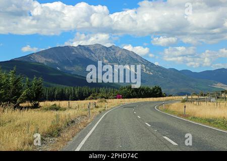 Strada nella valle di Wairau - Nuova Zelanda Foto Stock