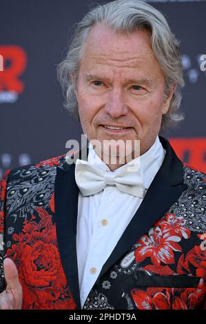 Los Angeles, Stati Uniti. 27th Mar, 2023. John Savage alla prima mondiale per 'Air' al Regency Village Theatre. Picture Credit: Paul Smith/Alamy Live News Foto Stock