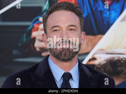 Los Angeles, Stati Uniti. 27th Mar, 2023. Ben Affleck arriva all'Air World Premiere degli Amazon Studios che si tiene presso il Regency Village Theater di Westwood, California, lunedì 27 marzo 2023. (Foto di Sthanlee B. Mirador/Sipa USA) Credit: Sipa USA/Alamy Live News Foto Stock