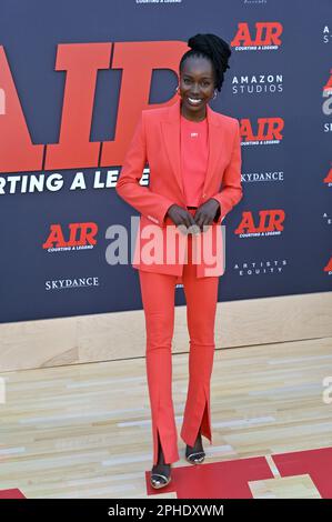 Los Angeles, Stati Uniti. 27th Mar, 2023. Anna Diop alla prima mondiale per 'Air' al Regency Village Theatre. Picture Credit: Paul Smith/Alamy Live News Foto Stock