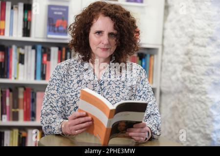 Madrid, Spagna. 27th Mar, 2023. Maggie o'Farrell durante la presentazione del suo nuovo romanzo ''il ritratto sposato'' a Madrid. Marzo 27, 2023 Spagna (Foto di Oscar Gonzalez/NurPhoto) Credit: NurPhoto SRL/Alamy Live News Foto Stock