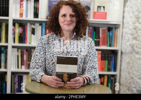 Madrid, Spagna. 27th Mar, 2023. Maggie o'Farrell durante la presentazione del suo nuovo romanzo ''il ritratto sposato'' a Madrid. Marzo 27, 2023 Spagna (Foto di Oscar Gonzalez/NurPhoto) Credit: NurPhoto SRL/Alamy Live News Foto Stock