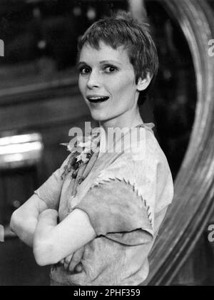 MIA FARROW in PETER PAN (1976), regia di DWIGHT HEMION. Credit: SOCIETÀ NAZIONALE DI RADIODIFFUSIONE (NBC) / Album Foto Stock