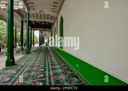 ID Kah Mosque si trova a Kashgar, Xinjiang, Cina, ed è la più grande moschea di Xinjiang Foto Stock