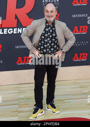 Westwood, Stati Uniti. 27th Mar, 2023. WESTWOOD, LOS ANGELES, CALIFORNIA, USA - 27 MARZO: Kevin Pollak arriva al World Premiere of Amazon Studios' e al 'Air' di Skydance Media tenutosi presso il Regency Village Theatre il 27 marzo 2023 a Westwood, Los Angeles, California, Stati Uniti. (Foto di Xavier Collin/Image Press Agency) Credit: Image Press Agency/Alamy Live News Foto Stock