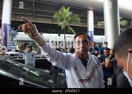 Nonthaburi, Thailandia. 25th Mar, 2023. Prayuth Chan-ocha, saluta gli sponsor del Partito delle Nazioni Unite, al CENTRO Esposizioni e Congressi IMPACT, Distretto Pakkred, Nonthaburi (Bangkok Greater) il 25 marzo 2023. (Foto di Teera Noisakran/Pacific Press/Sipa USA) Credit: Sipa USA/Alamy Live News Foto Stock