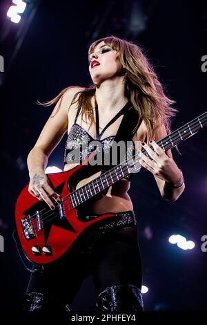 Roma, Italia. 26th Mar, 2023. Maneskin, la più famosa giovane rock band italiana, vincitrice dell'Eurovision Song Contest 2021 per l'Italia con "Zitti e buoni" nella loro prima mostra a Roma per Loud Kids Tour. (Foto di Stefano Cappa/Pacific Press/Sipa USA) Credit: Sipa USA/Alamy Live News Foto Stock