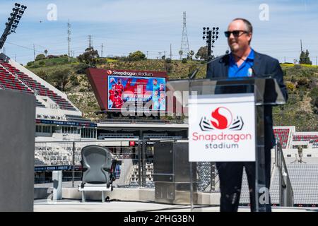 San Diego, Stati Uniti. 27th Mar, 2023. Craig Elston, CMO dei San Diego Sockers, conduce l'annuncio di un Manchester United e di un Wrexham AFC amichevole allo Stadio Snapdragon. Credit: Notizie dal vivo di ben Nichols/Alamy Foto Stock