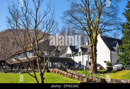 Glen Coe Highland Scotland The Clachaig Inn or hotel Foto Stock