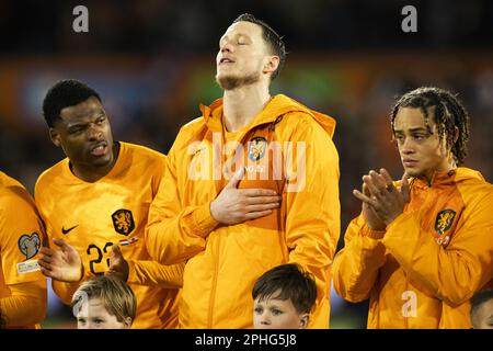 ROTTERDAM - (l-r) Denzel Dumfries d'Olanda, Wout Weghorst d'Olanda, Xavi Simons d'Olanda durante il Campionato europeo UEFA Qualifiche tra Paesi Bassi e Gibilterra allo stadio di Feyenoord de Kuip il 27 marzo 2023 a Rotterdam, Paesi Bassi. ANP PIETER STAM DE JONGE Foto Stock