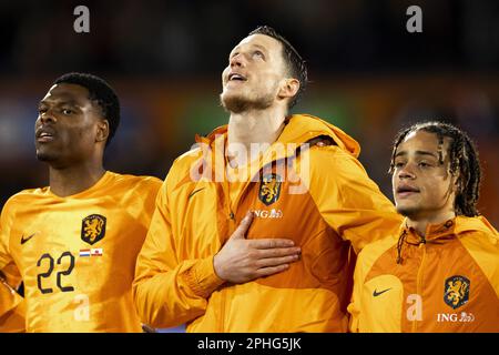 ROTTERDAM - (l-r) Denzel Dumfries d'Olanda, Wout Weghorst d'Olanda, Xavi Simons d'Olanda durante il Campionato europeo UEFA Qualifiche tra Paesi Bassi e Gibilterra allo stadio di Feyenoord de Kuip il 27 marzo 2023 a Rotterdam, Paesi Bassi. ANP PIETER STAM DE JONGE Foto Stock