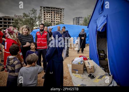 HATAY - Liesje Schreinemacher, ministro del Commercio estero e della cooperazione allo sviluppo, durante una visita di lavoro nella zona sismica della Turchia. La visita è dedicata agli aiuti umanitari e alla ricostruzione. ANP ROBIN VAN LONKHUIJSEN olanda fuori - belgio fuori Foto Stock