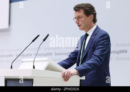 Duesseldorf, Germania. 28th Mar, 2023. Hendrik Wüst (Ministro Presidente della NRW) interviene alla Giornata delle banche della NRW. La Giornata bancaria NRW è un'azienda che si occupa di NRW. Credit: David Young/dpa/Alamy Live News Foto Stock