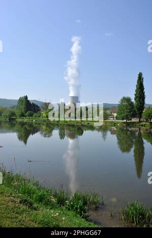 Vicino al confine belga; vicino Givet; la centrale di Chooz porta il rischio nucleare al confine belga nelle Ardenne francesi | la centra Foto Stock