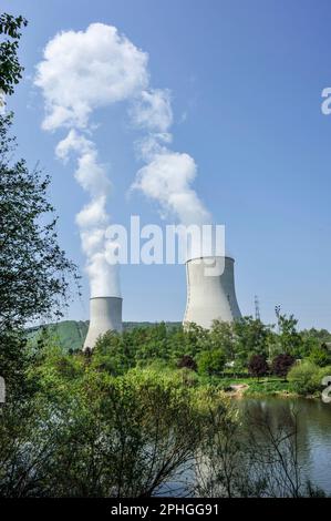 Vicino al confine belga; vicino Givet; la centrale di Chooz porta il rischio nucleare al confine belga nelle Ardenne francesi | la centra Foto Stock