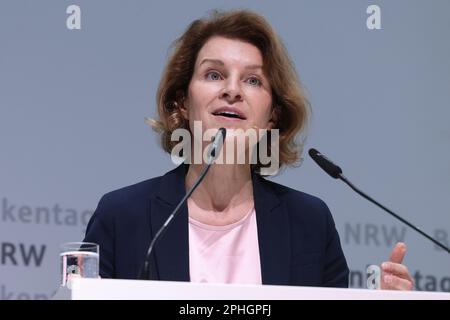 Duesseldorf, Germania. 28th Mar, 2023. Sabine Mauderer, membro del Comitato esecutivo della Deutsche Bundesbank, interviene alla Giornata bancaria dell'NRW. La Giornata bancaria NRW è un'azienda che si occupa di NRW. Credit: David Young/dpa/Alamy Live News Foto Stock