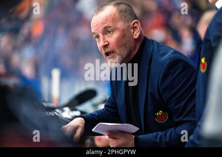 VŠxjš, Svezia, 28 Marzo, 2023 Quarterfinale 5 VŠxjš Lakers - LuleŒ HF LuleŒ HF capo allenatore Thomas Berglund (capo allenatore) Credit: PEO Mšller/Alamy Live News Foto Stock