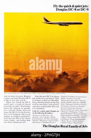 Douglas Jets pubblicita in una rivista NatGeo giugno 1966 Foto Stock