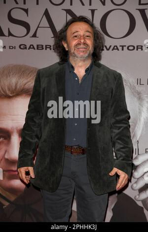 Milano, Italia. 28th Mar, 2023. Milano - prima del film "il ritorno di Casanova" - Natalino Balasso Credit: Independent Photo Agency/Alamy Live News Foto Stock