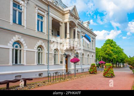 Vista sulla piazza principale di Pärnu, Estonia Foto Stock