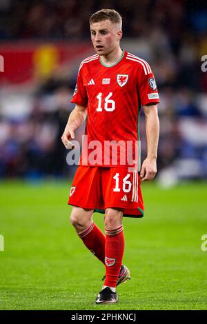 Cardiff, Regno Unito. 28/03/2023. Joe Morrell del Galles in azione. Galles contro Lettonia in un qualificatore UEFA EURO 2024 al Cardiff City Stadium il 28th marzo 2023. Credit: Lewis Mitchell/Alamy Live News Foto Stock