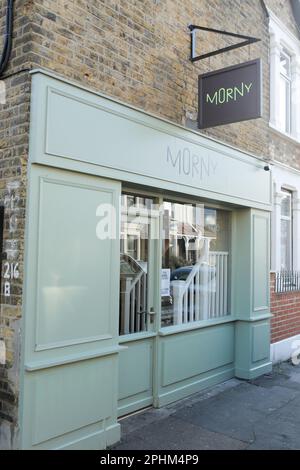 Morny bakehouse è un moderno Viennoiserie su Francis Road, Leyton, Londra orientale, Inghilterra, Regno Unito. Foto Stock