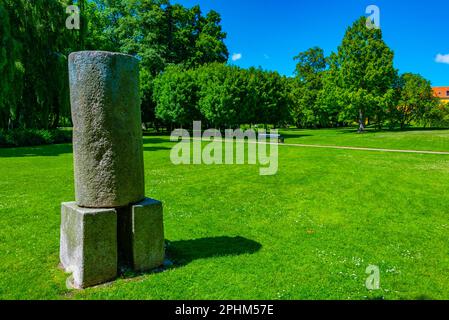 Pietra runica situata nella città danese Soro. Foto Stock