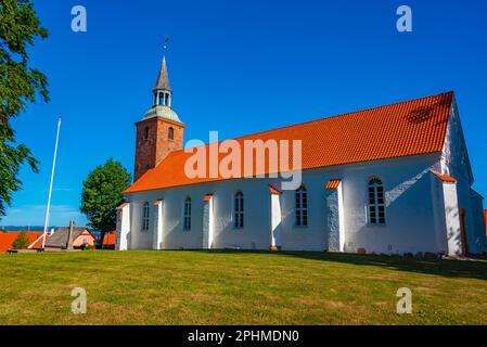 Chiesa di Ebeltoft durante una giornata di sole in Danimarca. Foto Stock