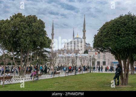 La Moschea Blu nel centro di Istanbul in Turchia il 5th aprile 2023. Credit: Notizie SMP / Alamy Live News Foto Stock